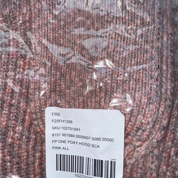 FREE PEOPLE FOXY HOOD SCARF🪻💗🦋🐇✨🧺 - Picture 3 of 5